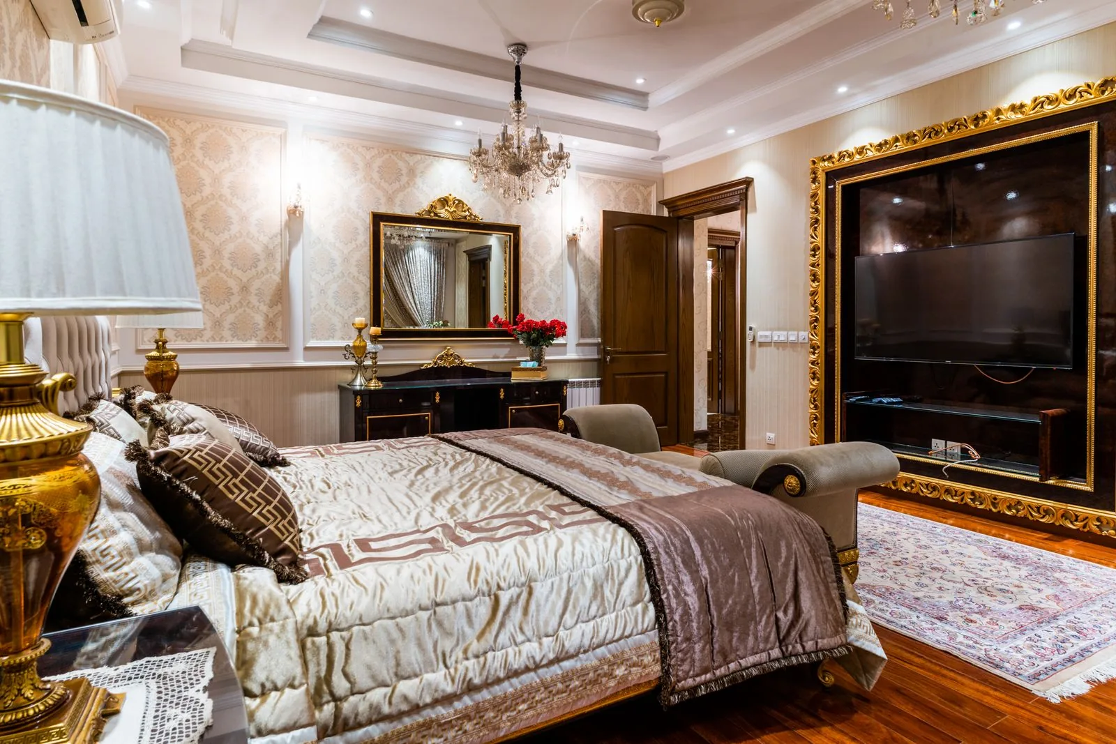 Luxury master suite bedroom